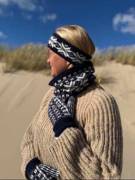 Astra vanter, cowl og pandebånd No 1 strikkekit Strikkekit Inge - Lis Holst