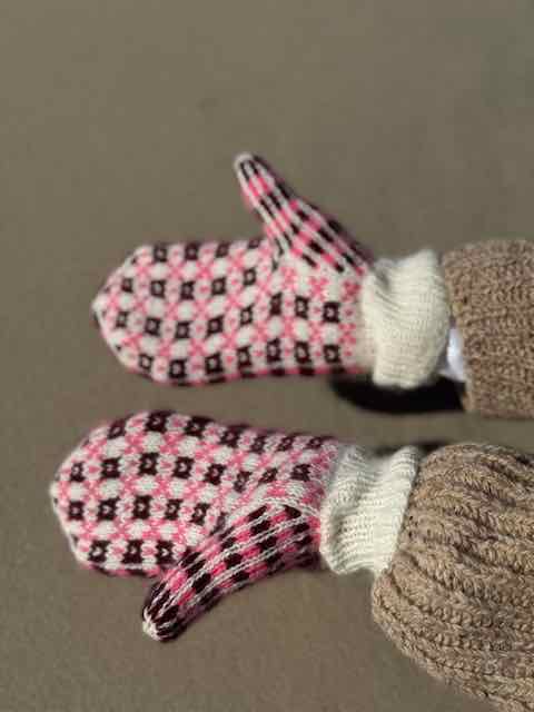 Astra vanter, No 1 strikkekit Strikkekit Önling - Katrine Hannibal