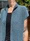 Blues vest af Hanne Falkenberg, strikkeopskrift (No 21 garn) Strikkeopskrift Hanne Falkenberg