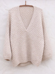 Cardi V - neck sweater af Anne Ventzel, No 20 + Silk mohair kit Strikkekit Anne Ventzel