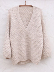 Cardi V - neck sweater af Anne Ventzel, No 20 + Silk mohair kit Strikkekit Anne Ventzel