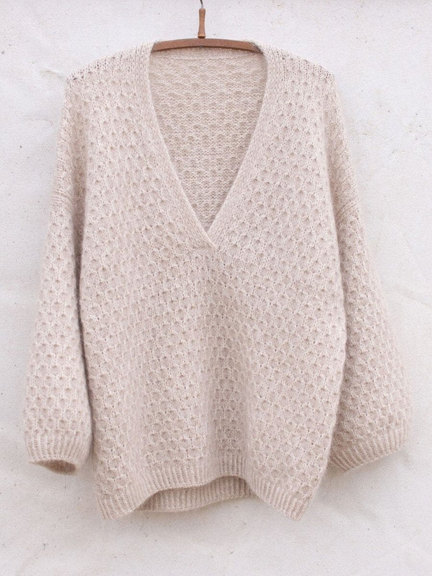 Cardi V - neck sweater af Anne Ventzel, No 20 + Silk mohair kit Strikkekit Anne Ventzel