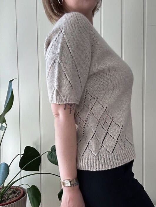 Diamond Line Tee V - neck af Siersknit, strikkekit i Önling No 2
