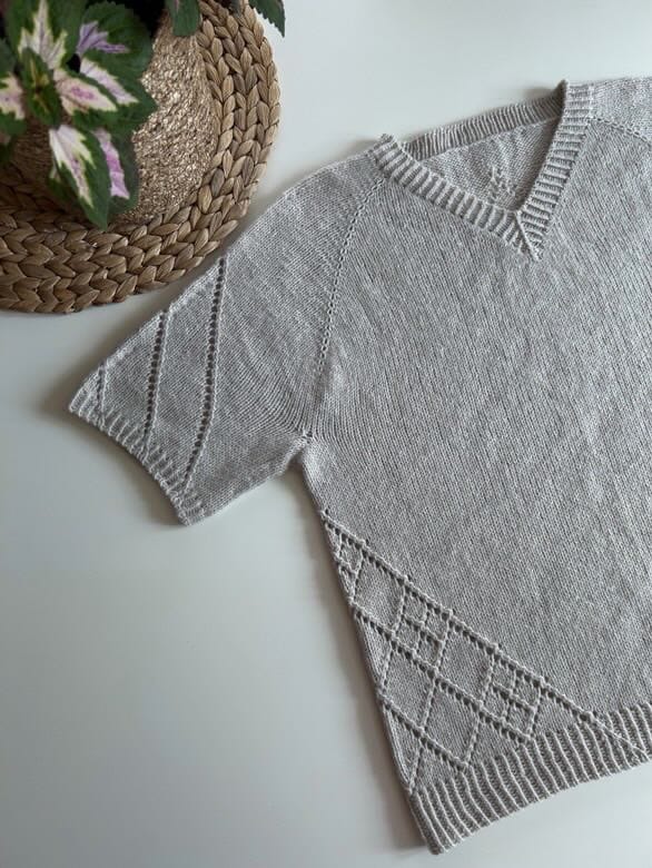 Diamond Line Tee V - neck af Siersknit, strikkekit i Önling No 2