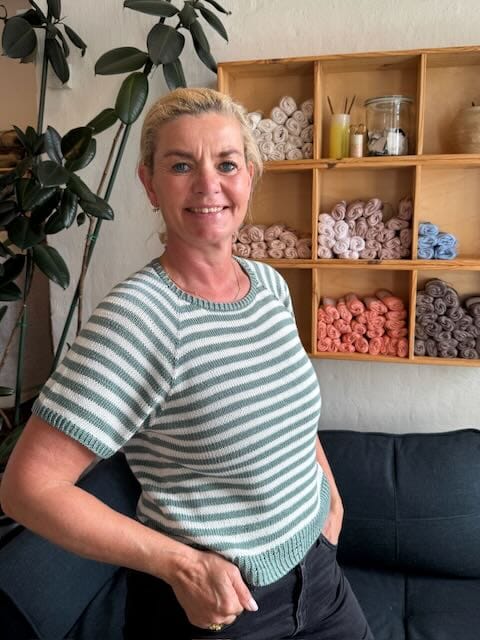 Eva Tee med korte ærmer, No 14 strikkekit