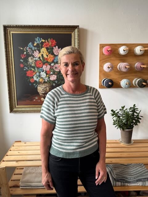 Eva Tee med korte ærmer, No 14 strikkekit