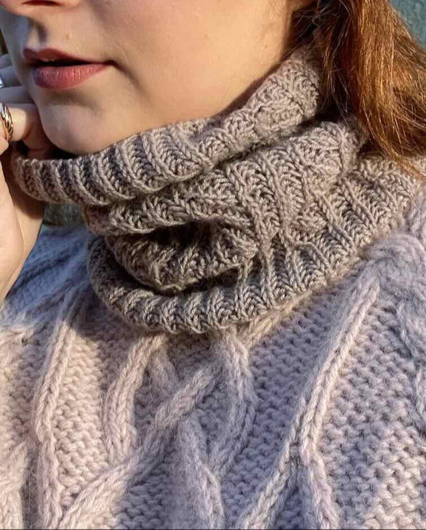 Fleur patent halsedisse fra Önling, strikkeopskrift
