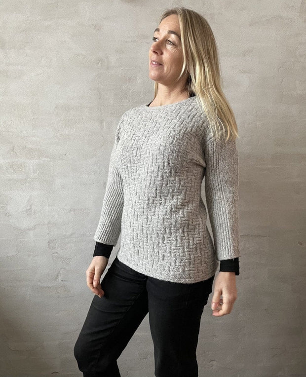 Flex sweater af Hanne Falkenberg, strikkekit | 77 Sølvgrå