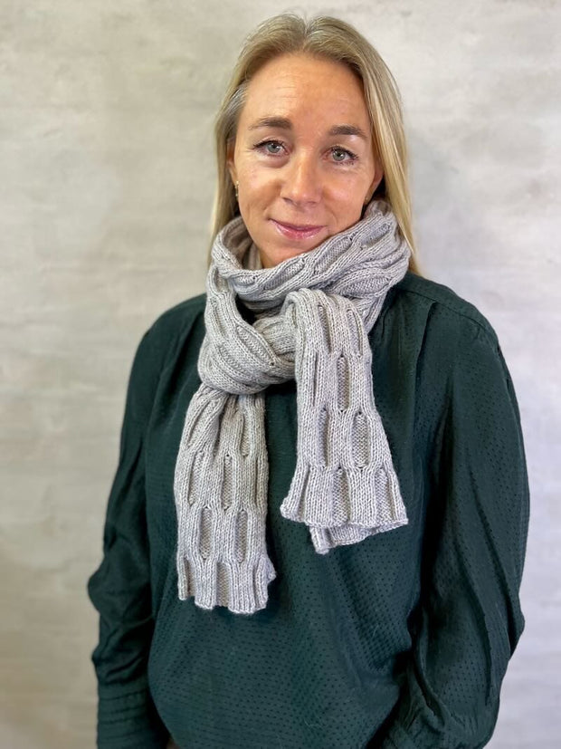 Gitter halstørklæde af Hanne Falkenberg, No 2 strikkekit Strikkekit Önling - Katrine Hannibal