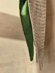 Knitting is my therapy bandana fra Önling, No 2 strikkekit Strikkekit Önling - Katrine Hannibal