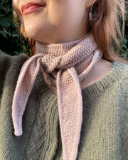 Knitting Is My Therapy Bandana, No 2 strikkekit