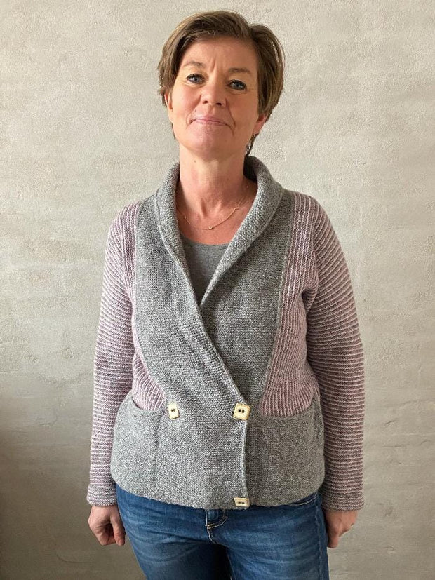 Kvadrille jakke af Hanne Falkenberg, strikkekit | 75 Grå, 62 Gammelrosa