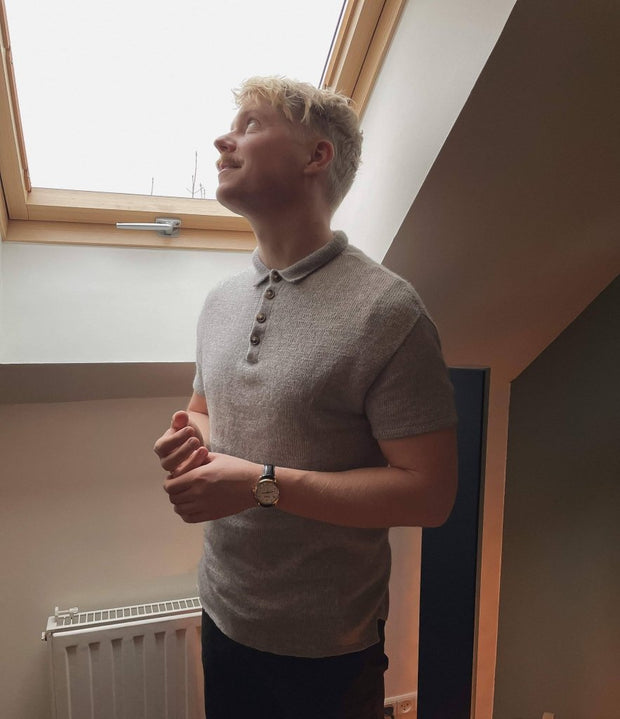 Marcu Polo t-shirt til mænd af Creadia Studio, No 12+13 strikkekit Strikkekit Creadia