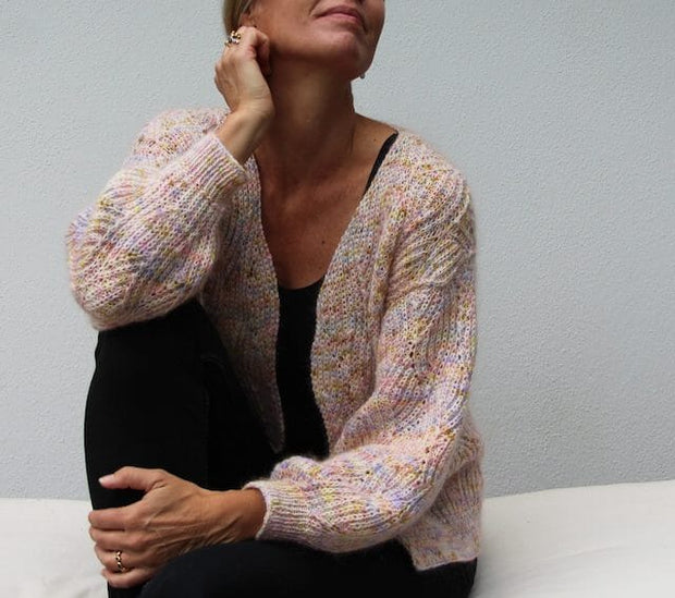 No 22 cardigan fra VesterbyCrea, strikkeopskrift Strikkeopskrift VesterbyCrea