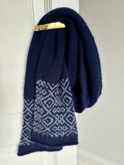 Northern Scarf af Lenes Knitwear, strikkeopskrift (DK + NO)