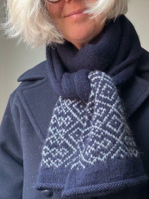 Northern Scarf af Lenes Knitwear, strikkeopskrift (DK + NO)
