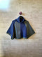 Pirouette poncho af Hanne Falkenberg, strikkekit | 47 Havblå, 30 Lindegrøn