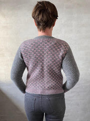 Print jakke af Hanne Falkenberg, strikkekit | 75 Grå, 62 Gammelrosa