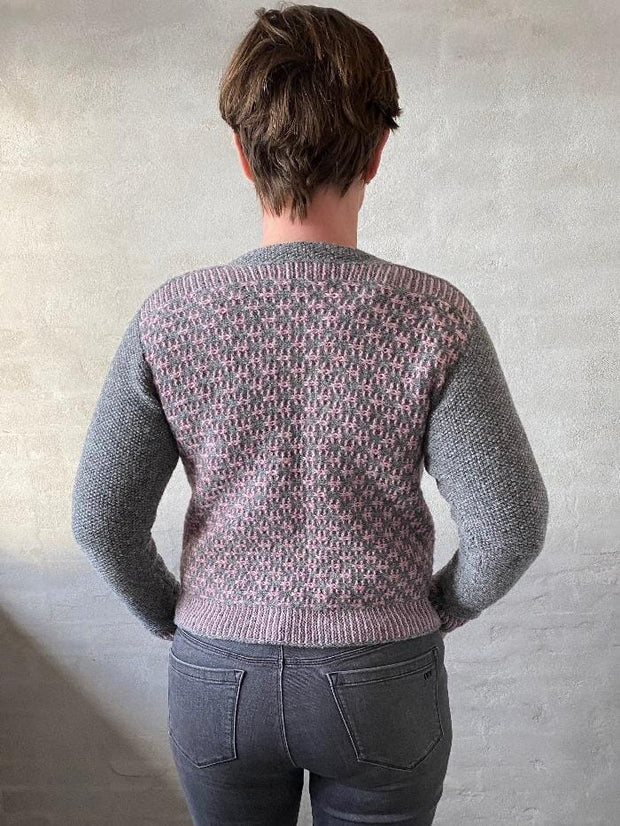 Print jakke af Hanne Falkenberg, strikkekit | 75 Grå, 62 Gammelrosa
