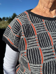 Saga vest i No 20 af Hanne Falkenberg, strikkeopskrift