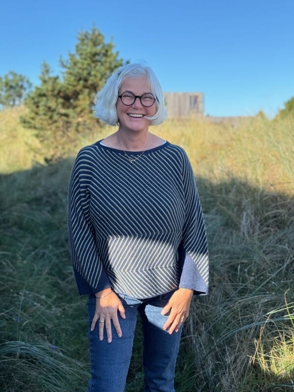 Studio trøje med 3/4 lange ærmer (No 21) af Hanne Falkenberg, strikkeopskrift