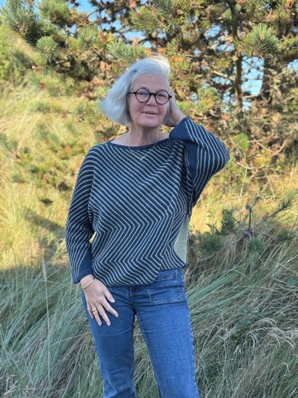 Studio trøje med 3/4 lange ærmer (No 21) af Hanne Falkenberg, strikkeopskrift