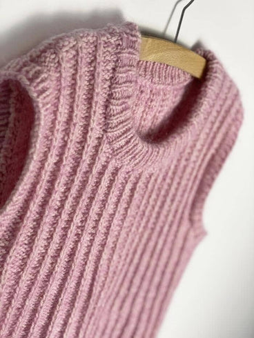 The Catch Vest af Spektakelstrik, strikkeopskrift Strikkeopskrift Spektakelstrik