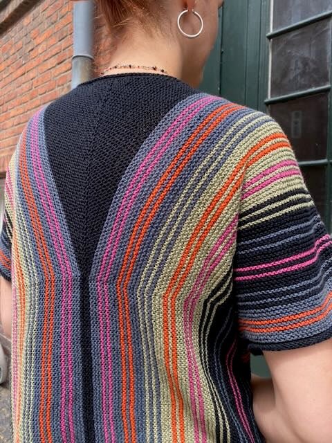 Ypsilon vest i No 21 af Hanne Falkenberg, strikkeopskrift